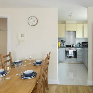 https://the-tower-bridge-cosy-flat.cambridgehotelsuk.com
