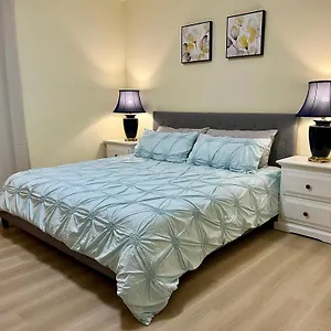 https://stylish-private-cottage-with-kingbed.niagara-fallshotels.com